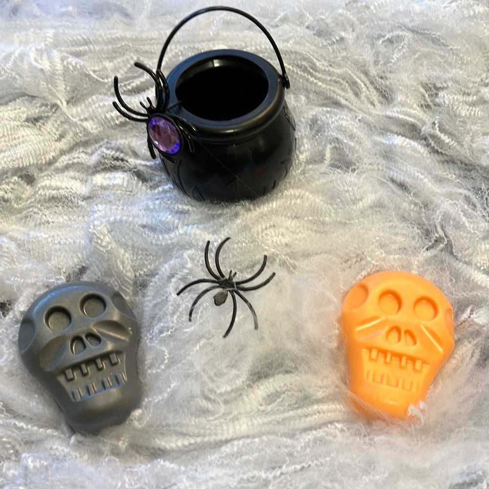 🎃Handmade Organic Triple Butter Halloween Skull 💀 Soaps